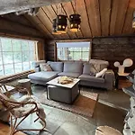 Saga, A Recently Renovated Log In Levi Apartman *