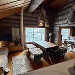 Apartman Saga, A Recently Renovated Log In Levi Kittilä