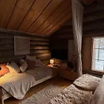 Saga, A Recently Renovated Log In Levi Apartman Kittilä